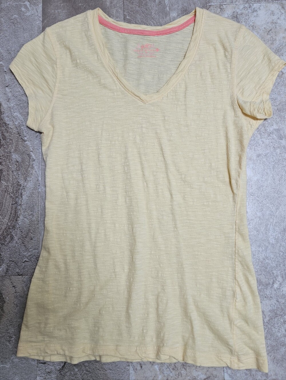 Yellow V-neck. EUC.